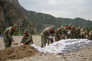 世体盘点拉波尔塔签约：11人免签，4500万莱万，6100万罗克